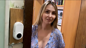 Reife Stiefmutter Wird Von Dem Freund Ihres Stiefsohns In Einem Sexy Pov-Video Gefickt