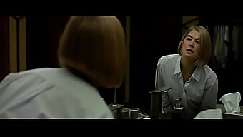 Os Momentos Mais Quentes Da Celebridade Rosamund Pike No Filme 'Gone Girl'