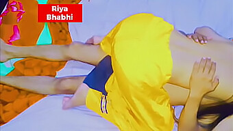 ดีที่สุดจากด้านหลังด้วยการยั่วยวนและจูบ | Riya Bhabi1