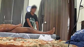 Vizita Surpriză A Unui Taur Negru La Spa.