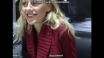 Incroyable Vidéo De Réalité Amateur D'Une Superbe Blonde Se Faisant Baiser En Public