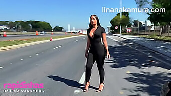 Japansk Pornostjerne Lina Nakamura Giver Et Blowjob Og Har Sex Med En Lastbilchauffør På Motorvejen