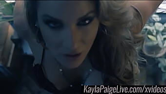 A Sessão Solo Sensual De Kayla Paige Com Brinquedos Sexuais E Orgasmo